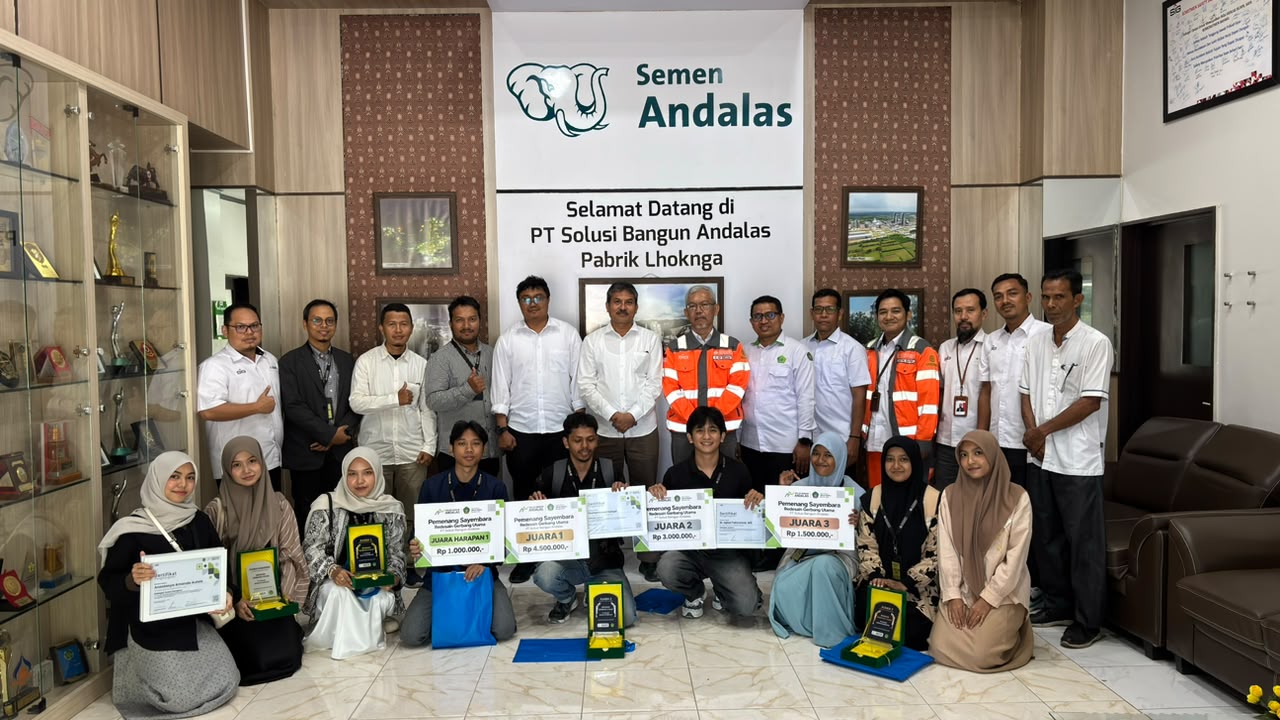 Empat Karya Terbaik Terima Penghargaan Sayembara Desain Gerbang PT Solusi Bangun Andalas